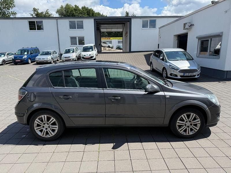 Gebraucht Opel Astra Innovation 110 PS (80 kW) 2009 Grau Limousine