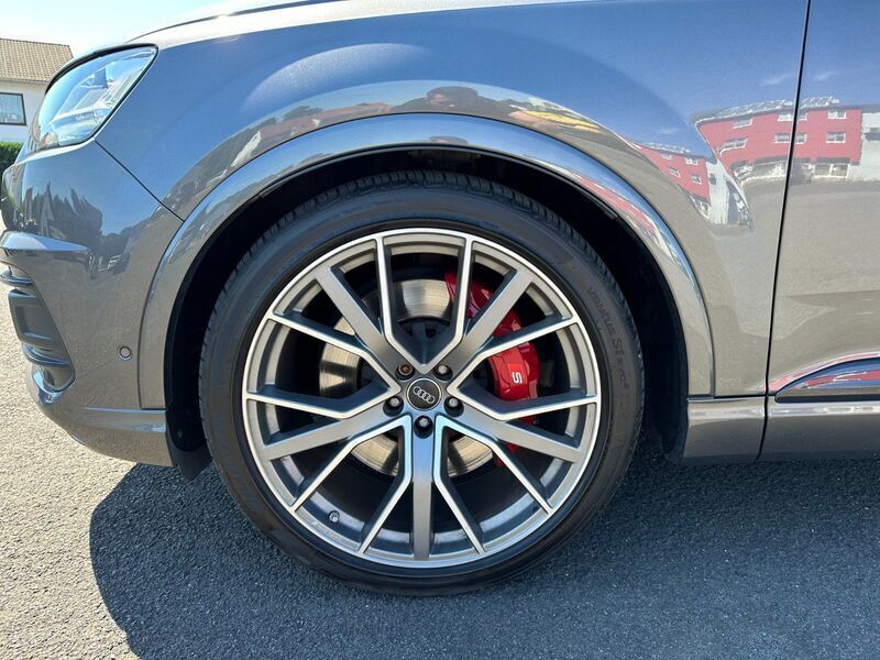 Gebraucht Audi SQ7 Ambiente 435 PS (319 kW) 2018 Grau (samuraigrau metallic) SUV