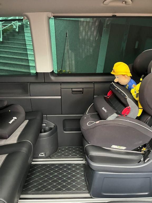 Second-hand VW Multivan 354 CP (260 kW) 2022 Verde Monovolum