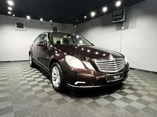 Gebraucht Mercedes E350 292 PS (214 kW) 2009 Cupritbraun Limousine
