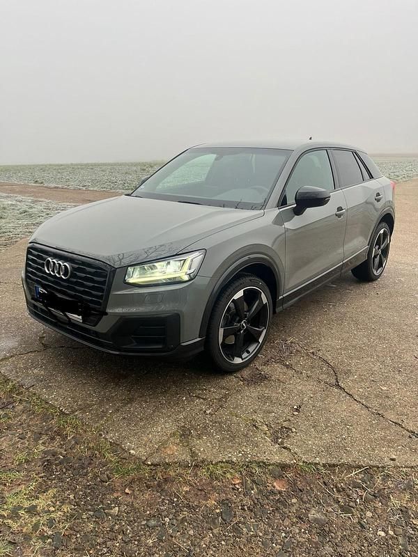 Gebraucht Audi Q2 S-Line 150 PS (110 kW) 2019 Grau SUV