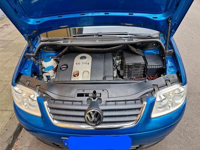 Gebraucht VW Touran 116 PS (85 kW) 2004 Blau Van / Kleinbus