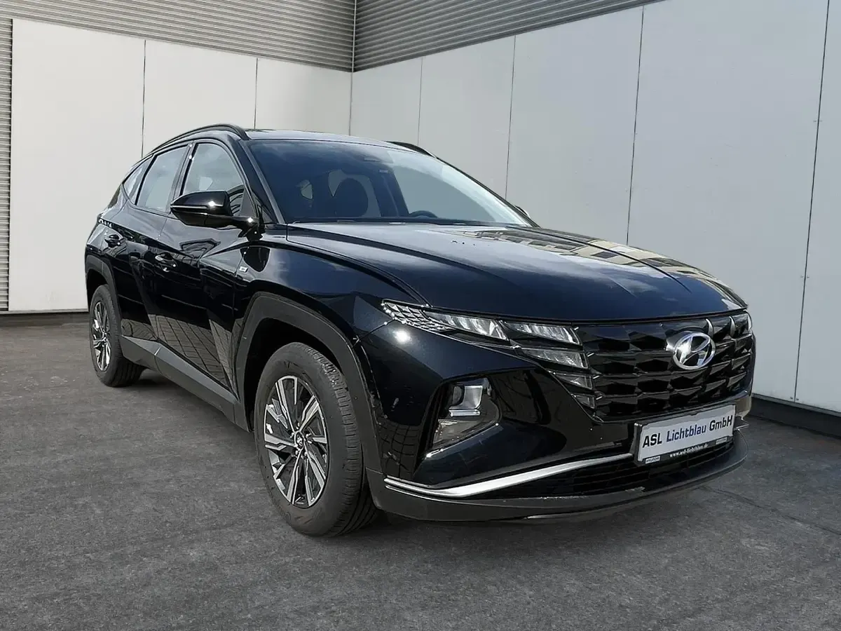 Gebraucht Hyundai Tucson Select 150 PS (110 kW) 2023 Abyss black SUV