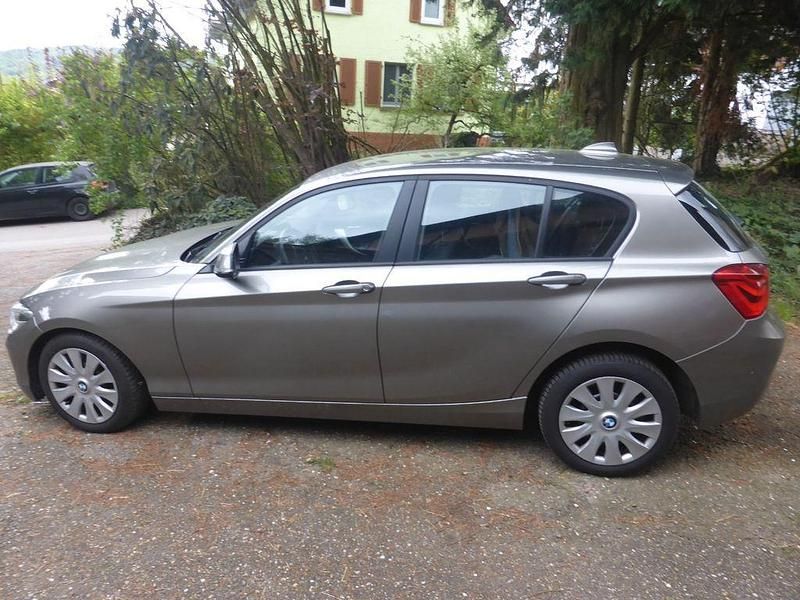 Gebraucht BMW 118 Advantage 136 PS (100 kW) 2017 Beige Kleinwagen