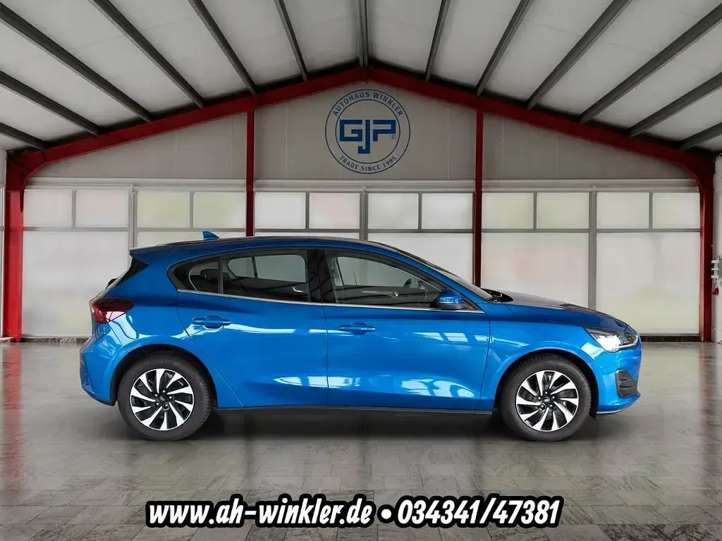 Gebraucht Ford Focus Titanium 125 PS (91 kW) 2023 Desert island blue Limousine