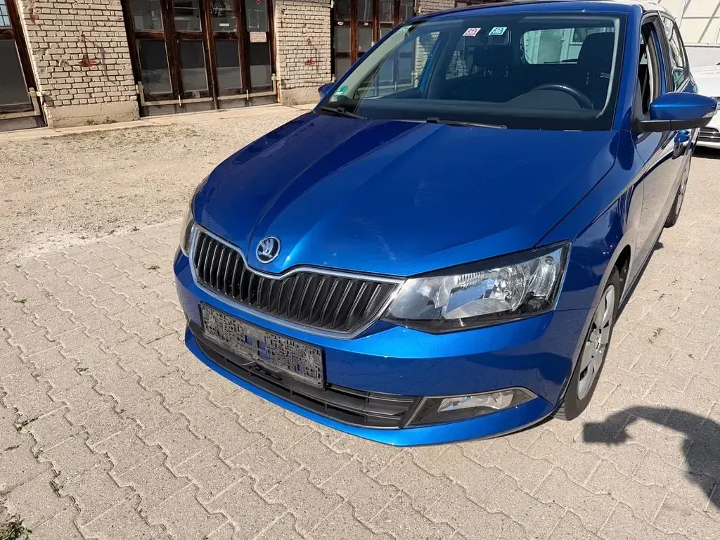 Second-hand Skoda Fabia Active 90 CP (66 kW) 2016 Albastru Berlinǎ