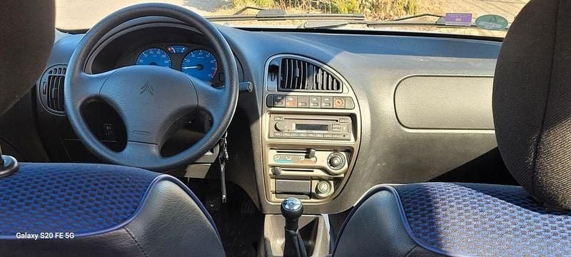 Gebraucht Citroën Saxo 60 PS (44 kW) 2002 Silber Kleinwagen