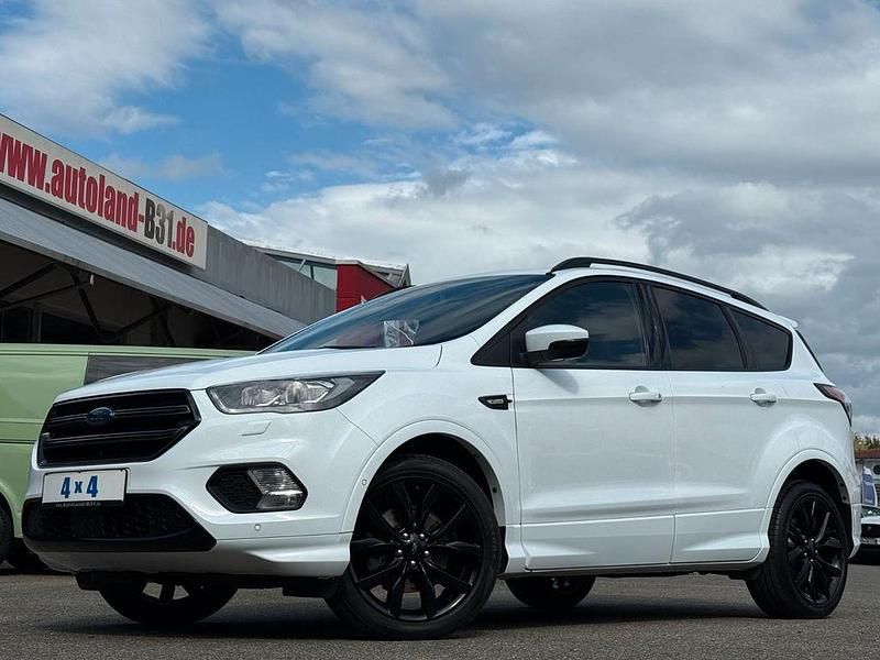 Weiß Gebraucht 2018 Ford Kuga ST-Line SUV | 18.950 € (Etwas zu teuer) - Bild 1/4