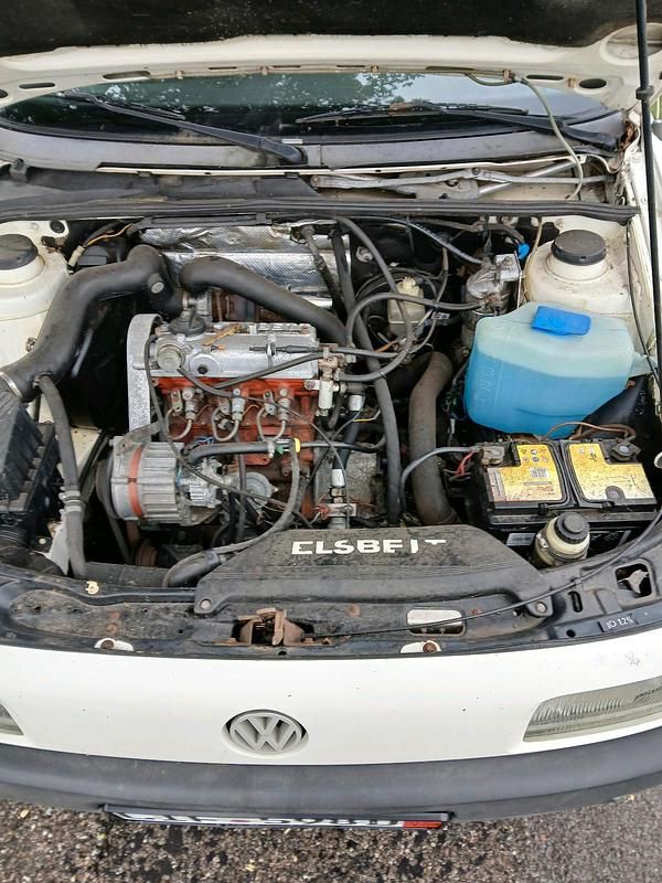 Weiß Gebraucht 1991 VW Passat Kombi | 5.600 € - Bild 1/4