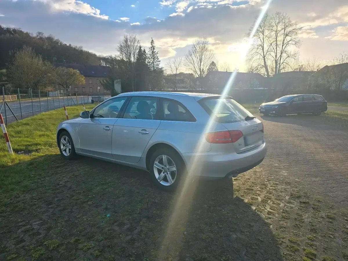 Gebraucht Audi A4 143 PS (105 kW) 2011 Silber Kombi