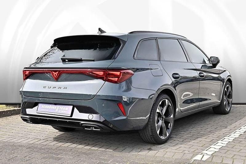 Neu Cupra Leon 150 PS (110 kW) 2026 Blau Limousine