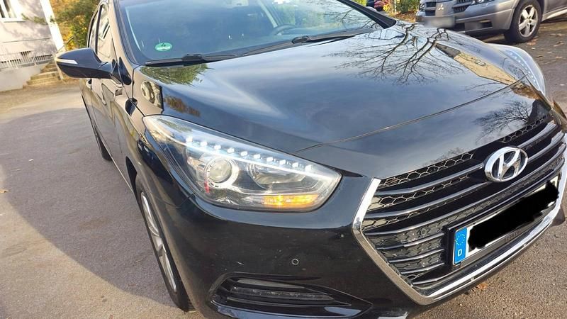 Gebraucht Hyundai i40 141 PS (103 kW) 2015 Schwarz Kombi