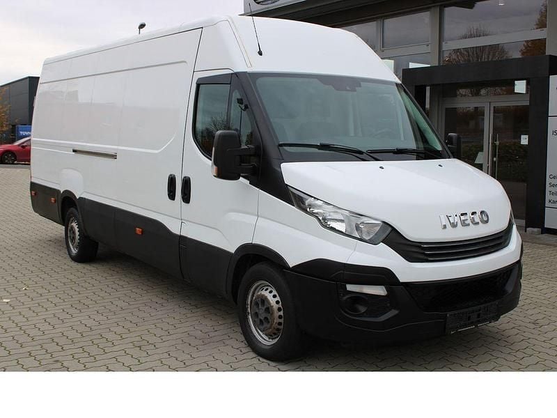 Gebraucht Iveco Daily 156 PS (114 kW) 2017 Weiß Van / Kleinbus