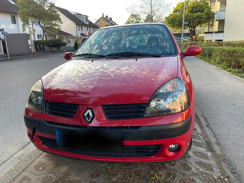 Second-hand Renault Clio II 75 CP (55 kW) 2004 Roșu Hatchback