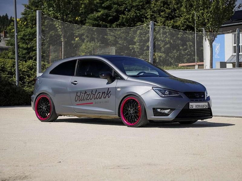 Grau Gebraucht 2017 Seat Ibiza SC Kleinwagen | 15.500 € - Bild 1/4