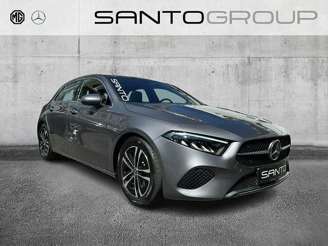 Grey metallic Gebraucht 2023 Mercedes A200 Progressive Limousine | 31.980 € (Etwas zu teuer) - Bild 1/4