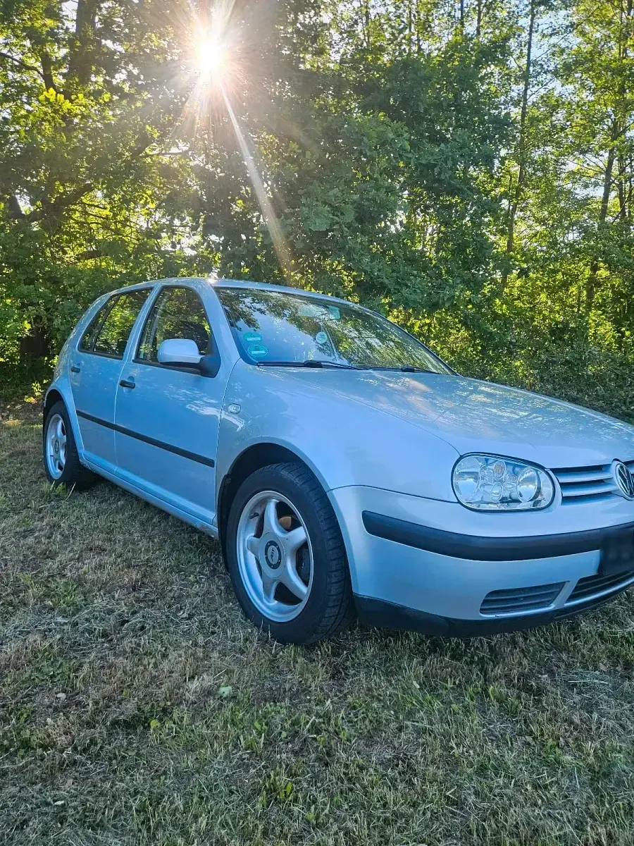 Gebraucht VW Golf IV 105 PS (77 kW) 2000 Silber Kleinwagen