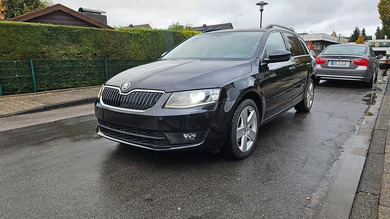 Schwarz Gebraucht 2014 Skoda Octavia Elegance Kombi | 9.860 € (Guter Preis) - Bild 1/4
