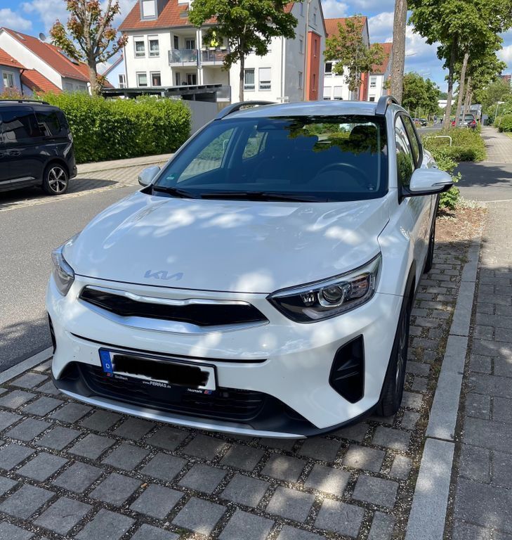 Weiß Gebraucht 2024 Kia Stonic 2 SUV | 20.380 € (Fairer Preis) - Bild 1/4