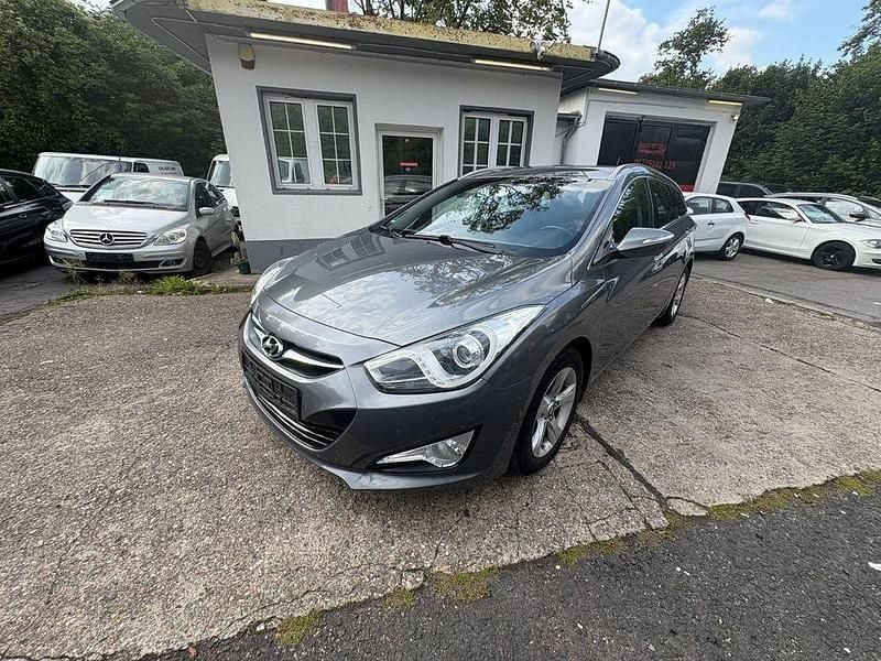 Silber Gebraucht 2013 Hyundai i40 Style Kombi | 7.990 € (Fairer Preis) - Bild 1/4