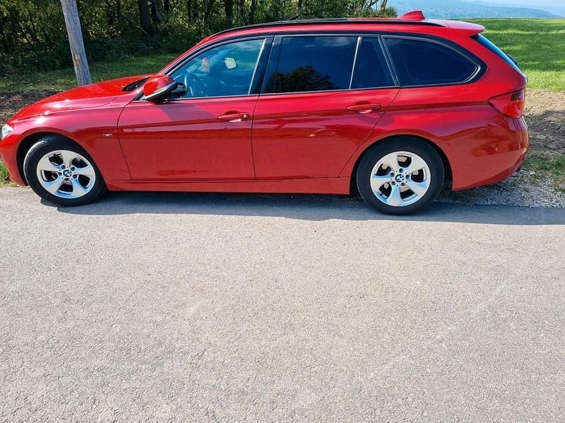 Gebraucht BMW 320 Efficient Dynamics 163 PS (119 kW) 2013 Rot Kombi