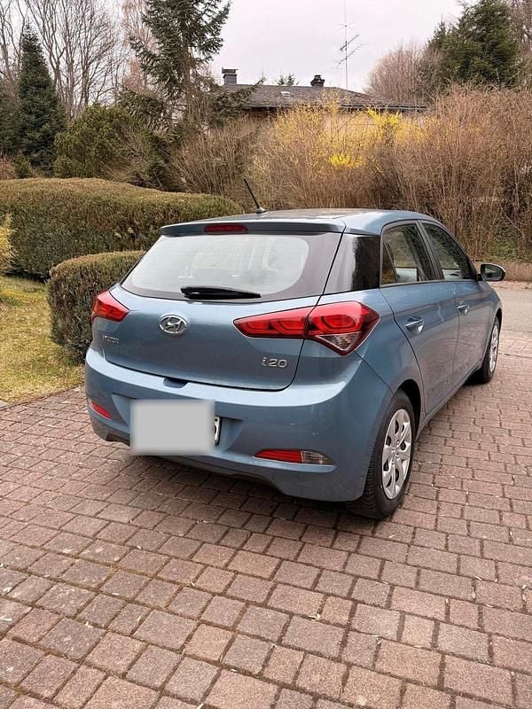 Gebraucht Hyundai i20 GO! 75 PS (55 kW) 2017 Blau Kleinwagen