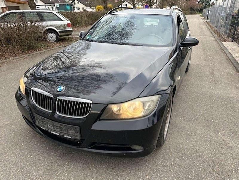 Gebraucht BMW 320 163 PS (119 kW) 2006 Black sapphire metallic Kombi
