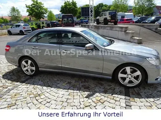 Gebraucht Mercedes E200 Avantgarde 184 PS (135 kW) 2013 Silber Limousine