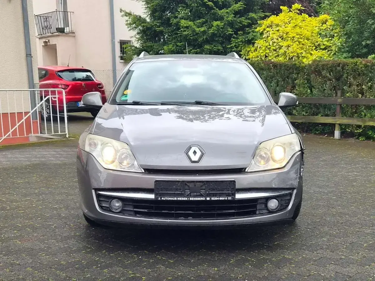 Używany Renault Laguna III Dynamique 150 KM (110 kW) 2008 Szary Kombi
