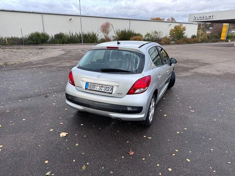Gebraucht Peugeot 207 120 PS (88 kW) 2010 Silber Limousine