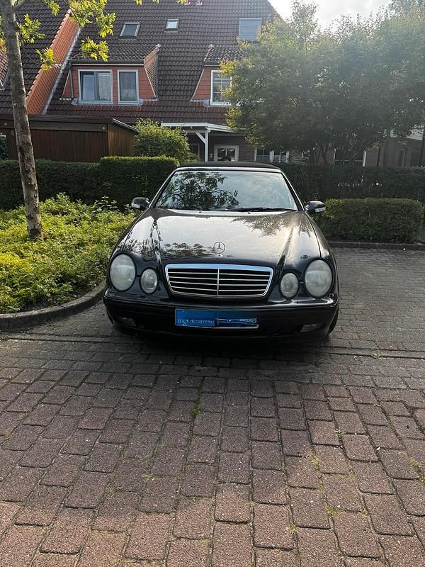 Schwarz Gebraucht 2000 Mercedes CLK200 Cabrio | 7.800 € (Teuer) - Bild 1/4