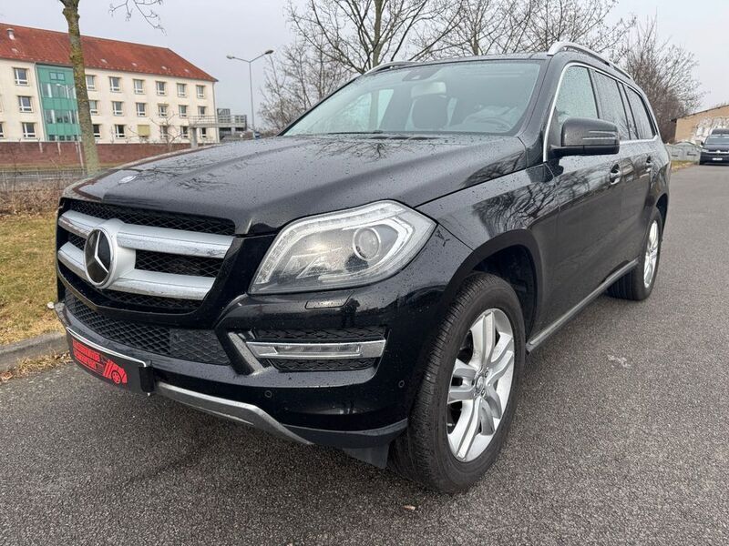 Obsidianschwarz metalliclack Gebraucht 2014 Mercedes GL350 SUV | 27.500 € (Fairer Preis) - Bild 1/4