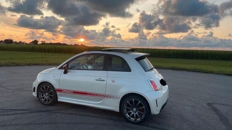 Gebraucht Abarth 500 135 PS (99 kW) 2010 Weiß Kleinwagen