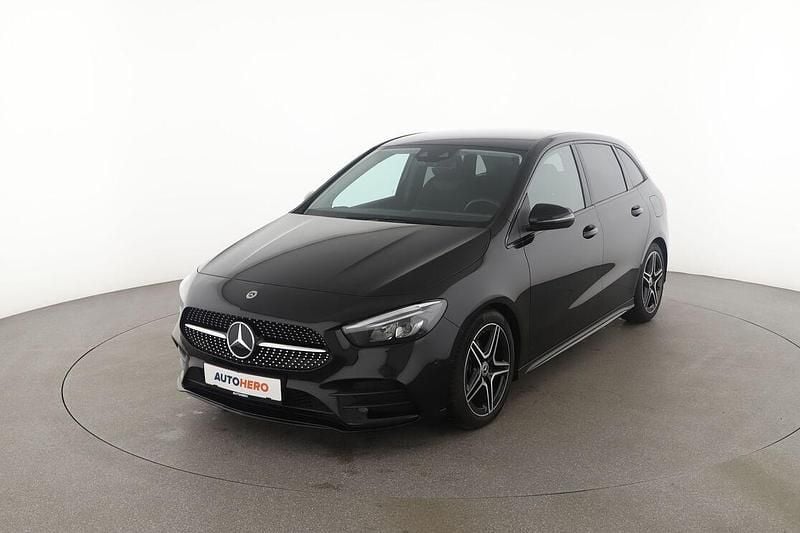 Schwarz Gebraucht 2022 Mercedes B180 AMG line Van / Kleinbus | 27.440 € (Fairer Preis) - Bild 1/3