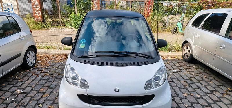 Weiß Gebraucht 2011 Smart ForTwo Coupé Coupé | 2.499 € (Guter Preis) - Bild 1/4