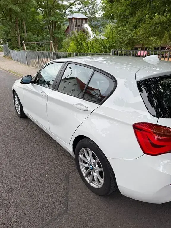 Gebraucht BMW 118 136 PS (100 kW) 2018 Weiß Limousine