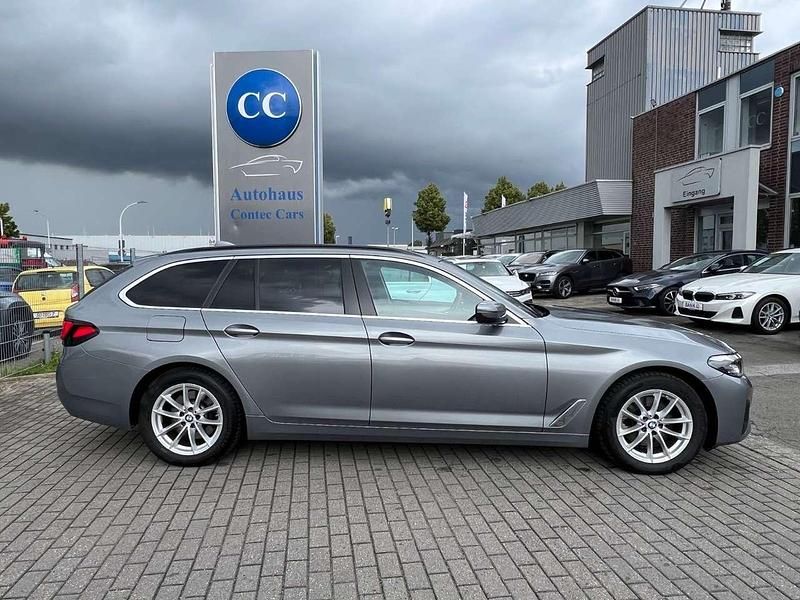 Skyscraper Gebraucht 2023 BMW 520 Kombi | 32.999 € (Guter Preis) - Bild 1/3