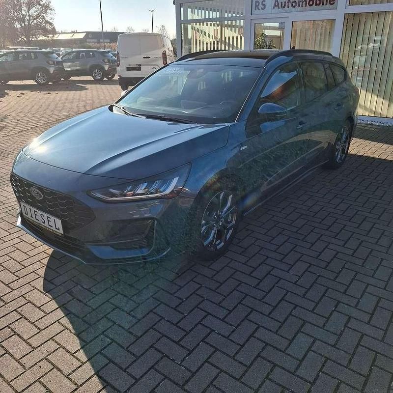 Gebraucht Ford Focus ST-Line X 116 PS (85 kW) 2024 Chromablaumetallic Kombi