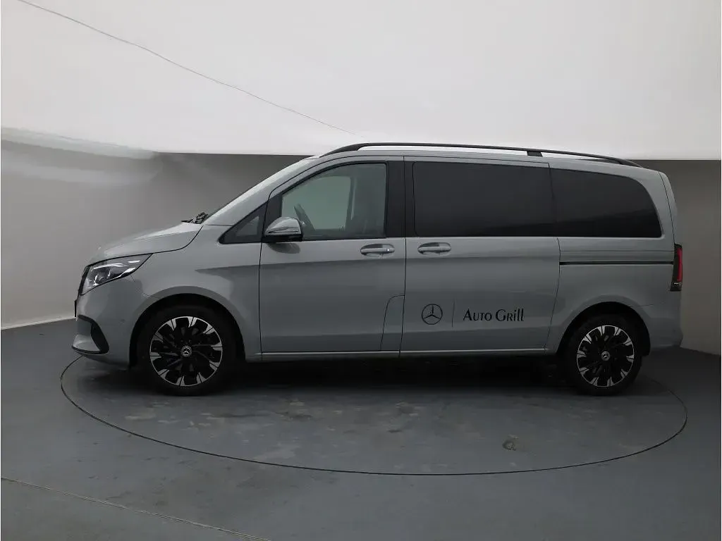 Gebraucht Mercedes V220 Style 163 PS (119 kW) 2026 Alpingrau Van / Kleinbus