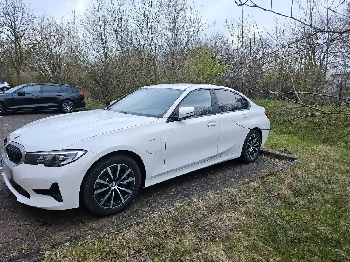 Gebraucht BMW 320e Advantage 204 PS (150 kW) 2021 Limousine