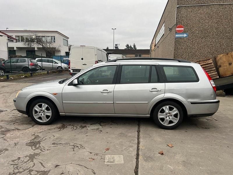 Gebraucht Ford Mondeo Trend 145 PS (106 kW) 2002 Grau Kombi