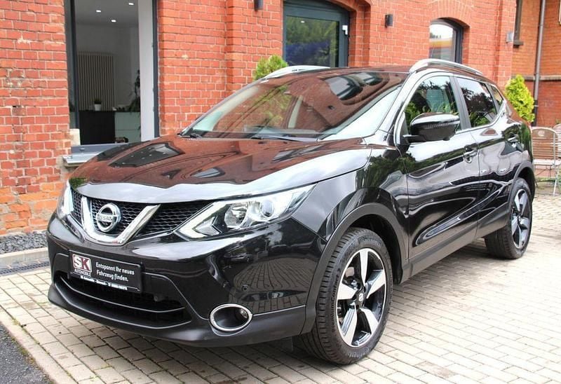 Schwarz Gebraucht 2016 Nissan Qashqai N-Connecta SUV | 14.200 € (Fairer Preis) - Bild 1/4