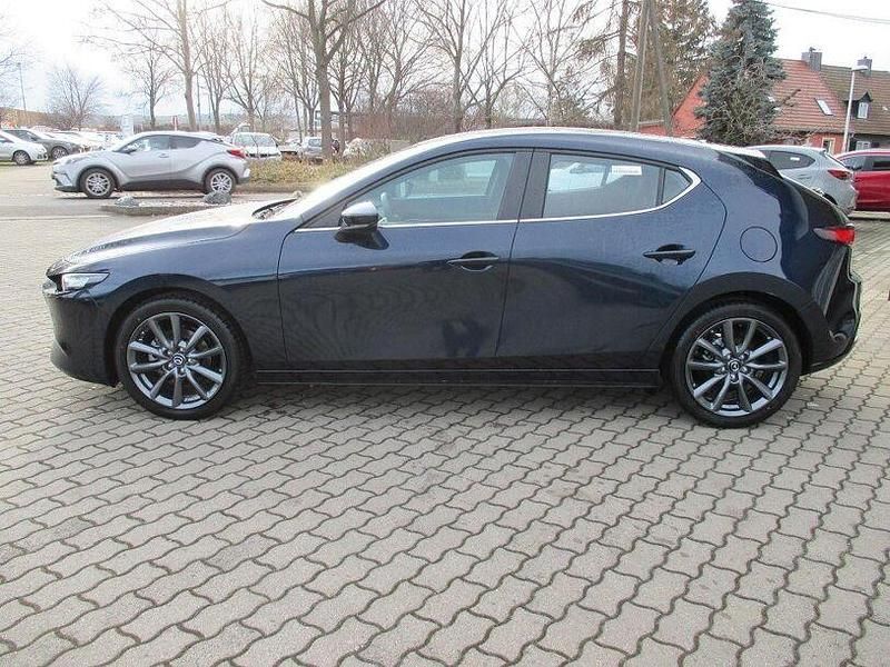 Neu Mazda 3 Center-Line 140 PS (102 kW) 2025 Blau Limousine