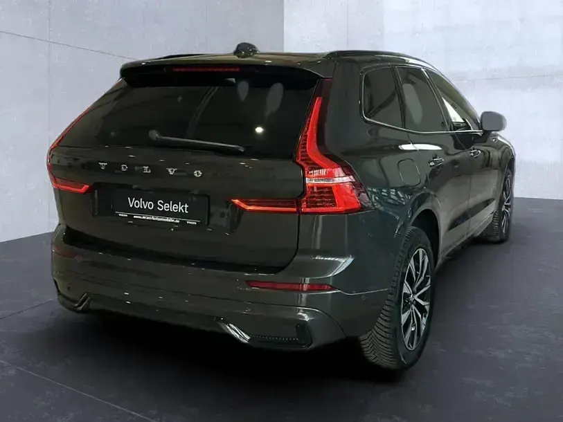 Gebraucht Volvo XC60 Plus 250 PS (183 kW) 2025 Platinum grey / (metallic) SUV