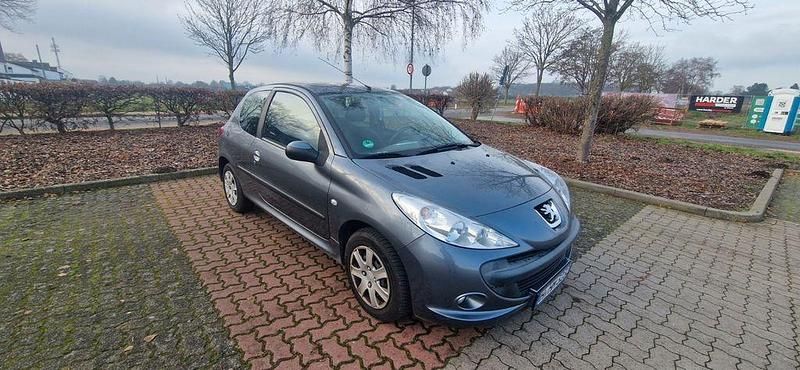 Grau Gebraucht 2009 Peugeot 206 Limousine | 2.500 € (Fairer Preis) - Bild 1/4