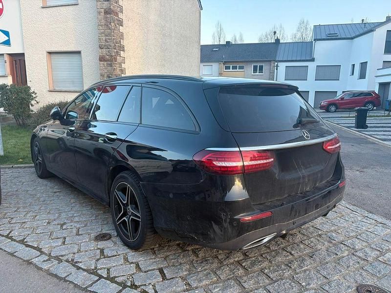 Gebraucht Mercedes E300 AMG 306 PS (225 kW) 2022 Kombi