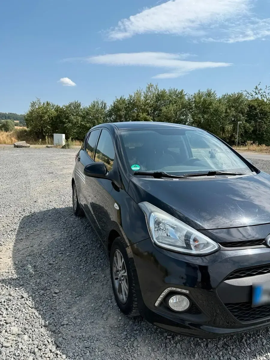 Gebraucht Hyundai i10 67 PS (49 kW) 2014 Schwarz Kleinwagen