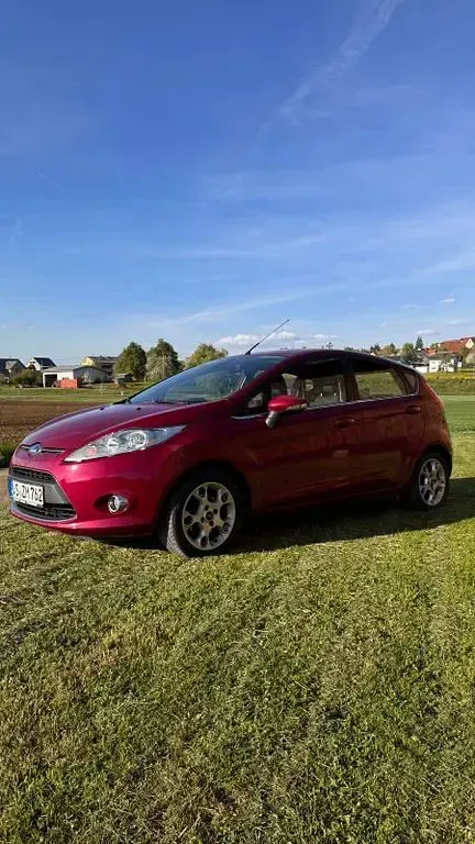 Gebraucht Ford Fiesta Titanium 82 PS (60 kW) 2012 Limousine