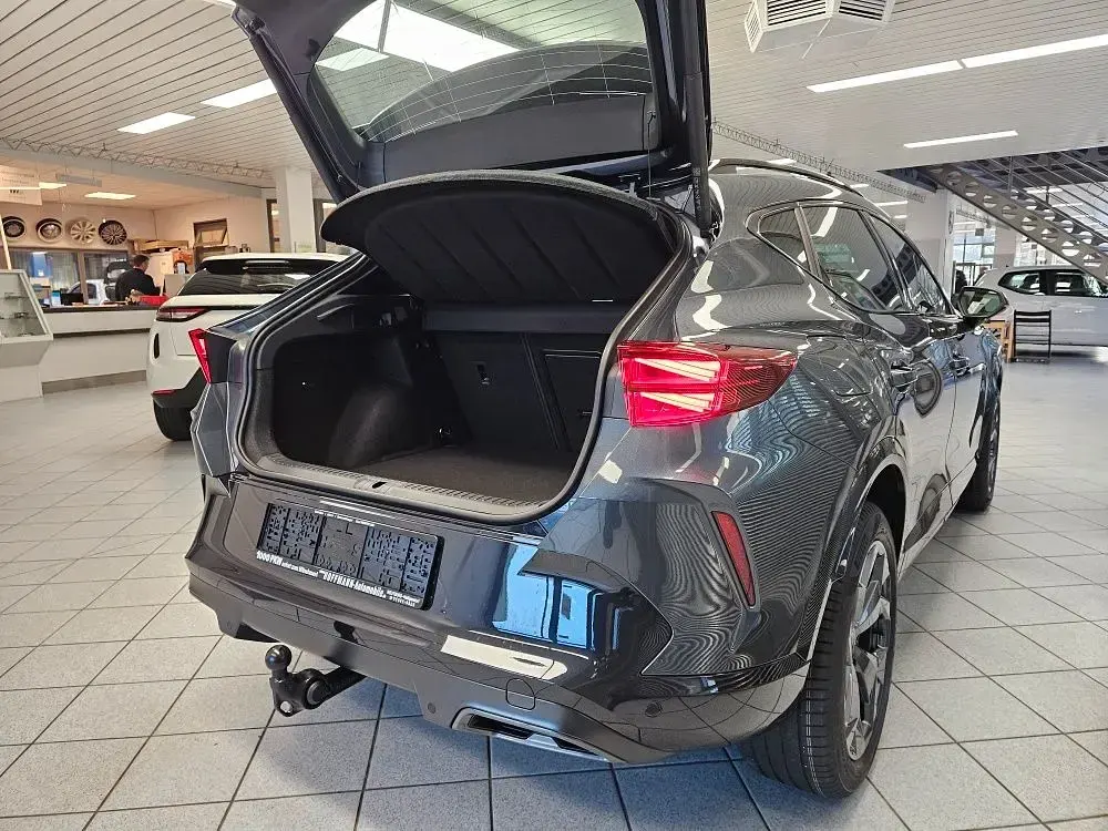 Neu Cupra Formentor 150 PS (110 kW) 2025 Grau SUV