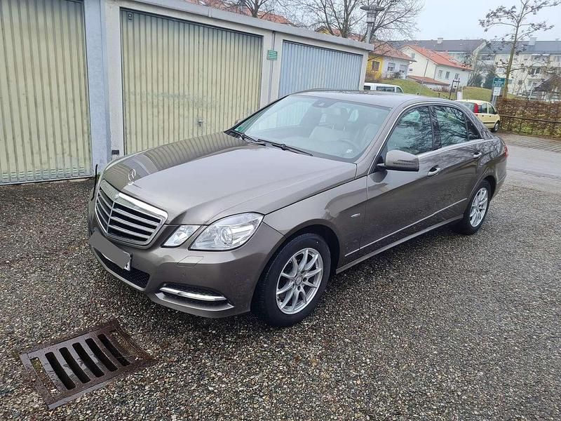 Gebraucht Mercedes E300 231 PS (169 kW) 2012 Grau Limousine
